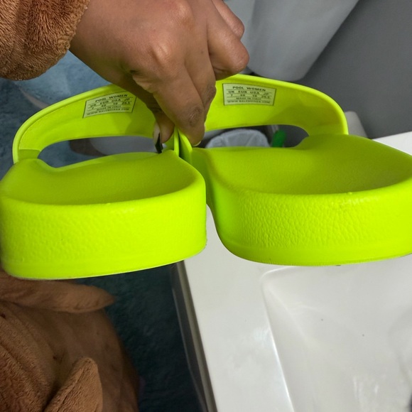 Balenciaga Rubber Slides - Picture 8 of 13